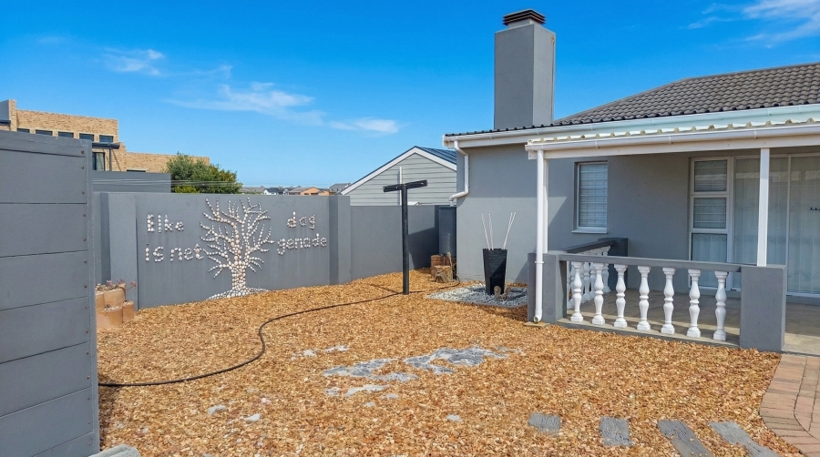 4 Bedroom Property for Sale in Oceanview Heights Western Cape